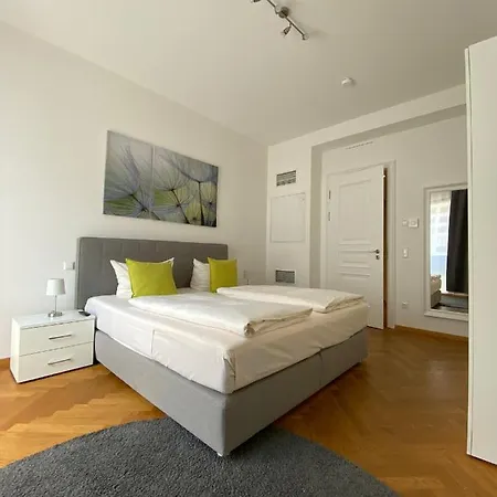 Apartment Grosszuegiges Mit Blick Zur Frauenkirche Dresden