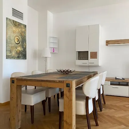 Grosszuegiges Mit Blick Zur Frauenkirche *