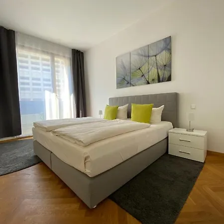 Grosszügiges Mit Blick Zur Frauenkirche *